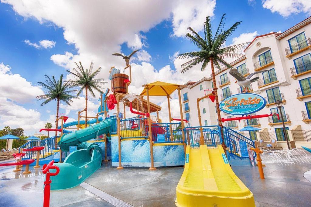 Hotel Courtyard Anaheim Theme Park Entrance Extérieur photo